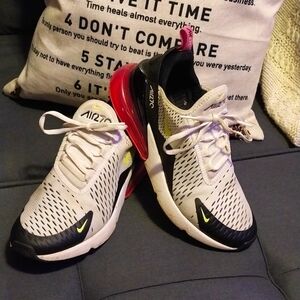 Nike AIRMAX 270